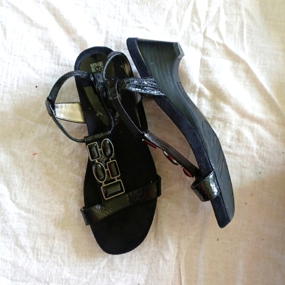 AK Anne Klein Tappy iFlex T Strap Black Sandal Sz 6, embellished - Picture 1 of 6